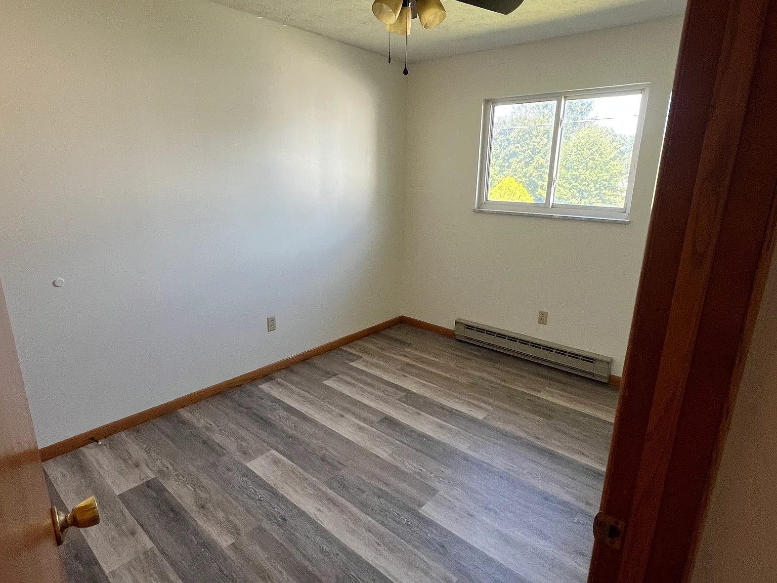 2 bed, $1,000 — Photo 4