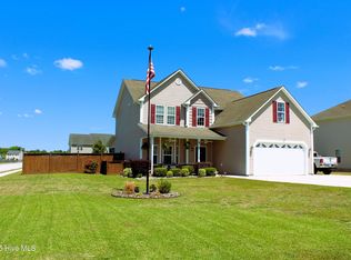 101 Groveshire Pl, Richlands, NC 28574