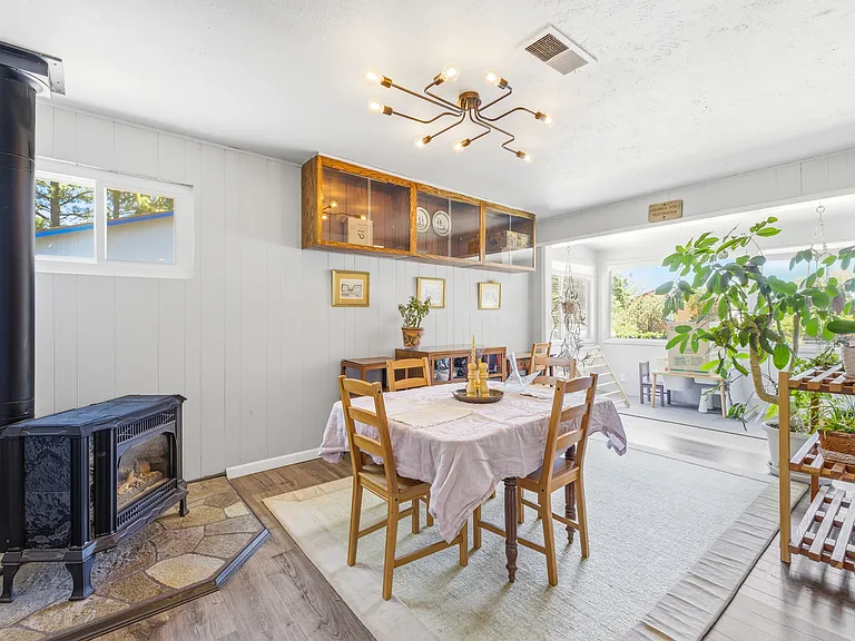 304 W Pine Ave — Photo 8