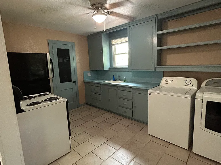318 E South St #B — Photo 5