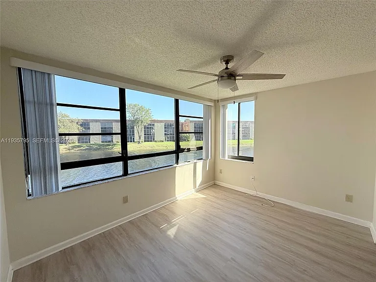10426 E Clairmont Cir #212 — Photo 12