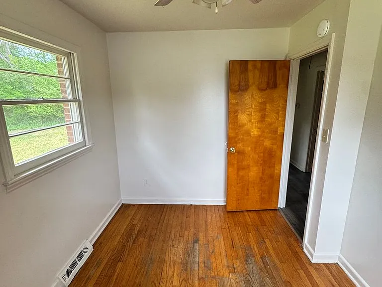 1223 Masonic Dr — Photo 28