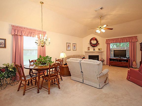 3rd image of 951 Peach Blossom Dr