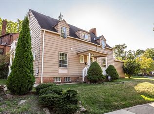 2423 Eaton Rd, University Heights, OH 44118