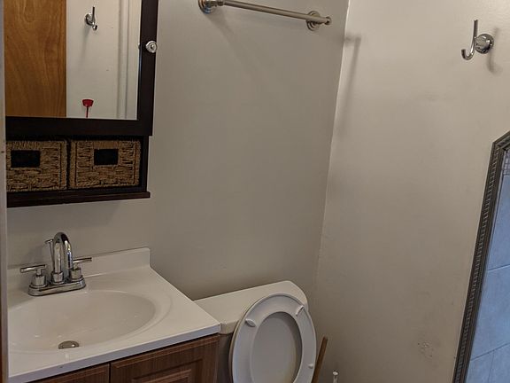 5th image of 7801 Perry St #3