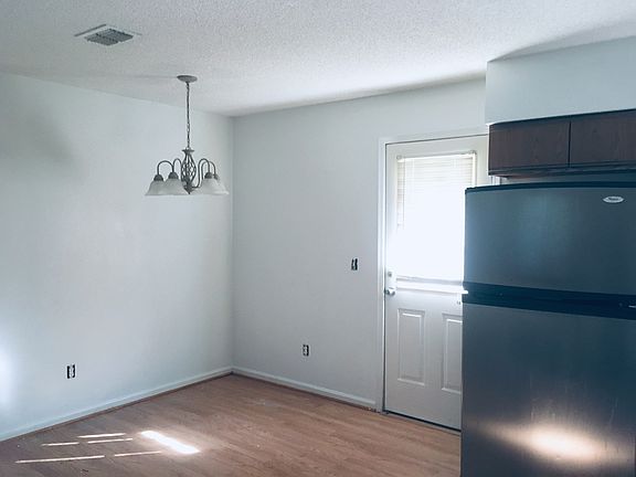 Dining Area - Open Area