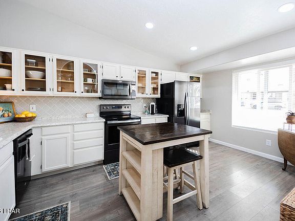4th image of 2661 Diablo Dr