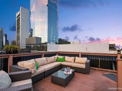 717 Atlantic Ave APT 8B, Boston, MA, 02111