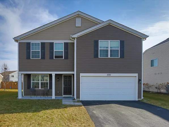 1591 Lakeland Ln, Pingree Grove, IL 60140