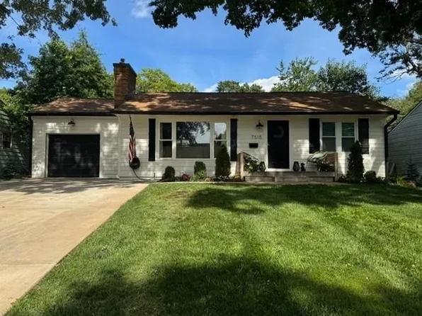 7515 Juniper Dr, Prairie Village, KS 66208