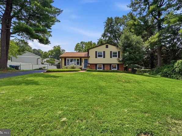 6426 Carriage Dr, Alexandria, VA 22310