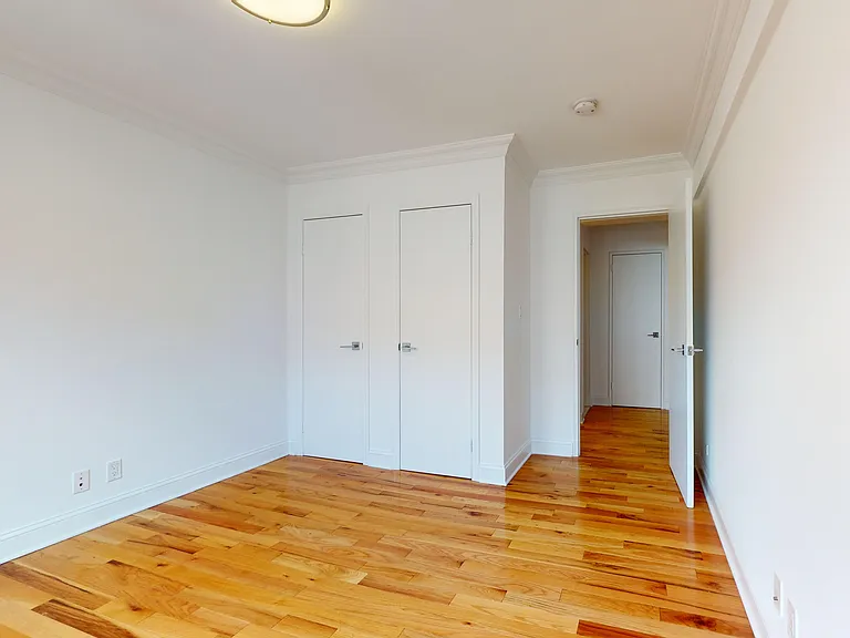 305 W 13th St #6N — Photo 8