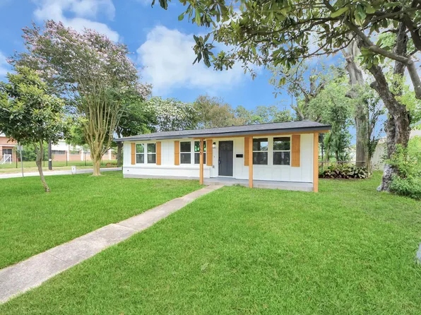 8068 Elrod St, Houston, TX 77017