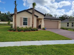 902 Bent Creek Dr, Fort Pierce, FL 34947