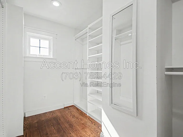 14 W Caton Ave — Photo 29
