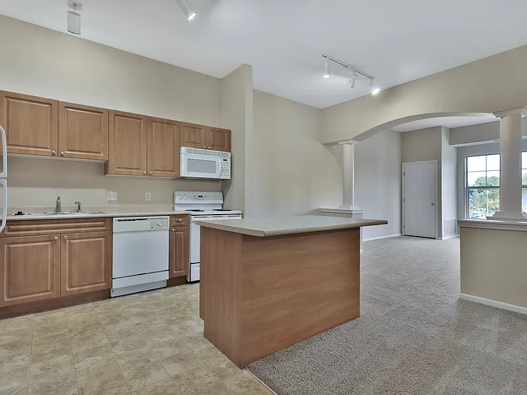 Graham Place Senior — Photo 13