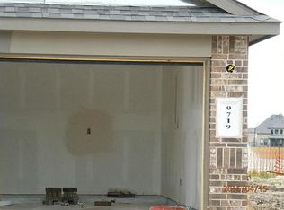 9719 Shimmering Lakes Dr, Rosharon, TX 77583