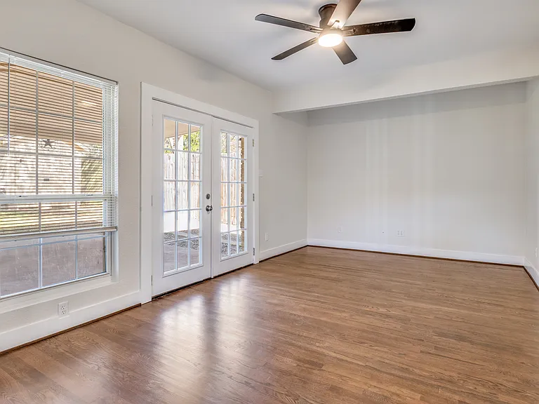 1631 Homewood Pl — Photo 12