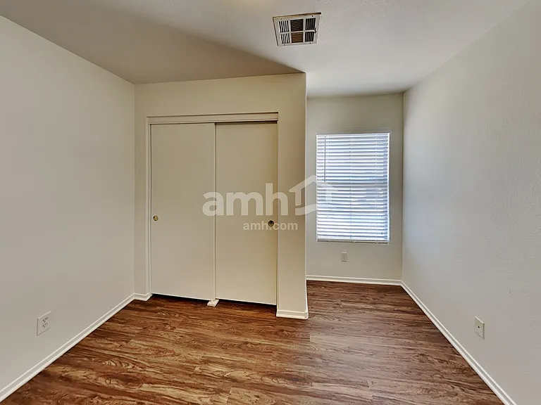 1041 Sweeping Vine Ave — Photo 14