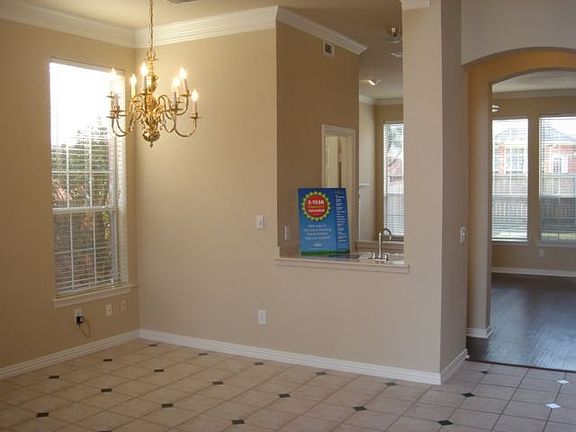 4th image of 2109 Green Hill Dr