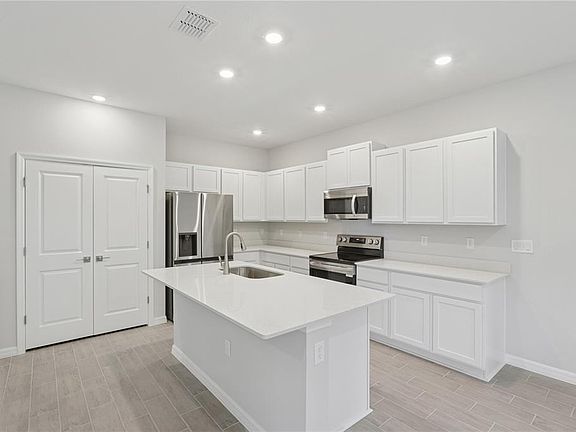 4th image of 17195 SW 20th Court Rd