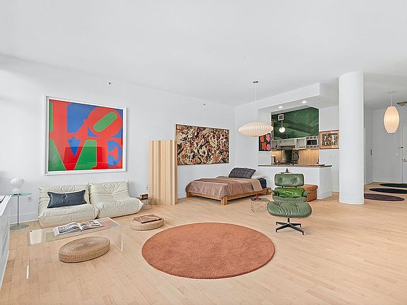 2nd image of 25 W Houston St APT 6B