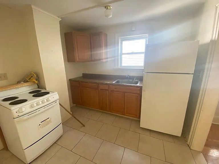 378 Crown St — Photo 13
