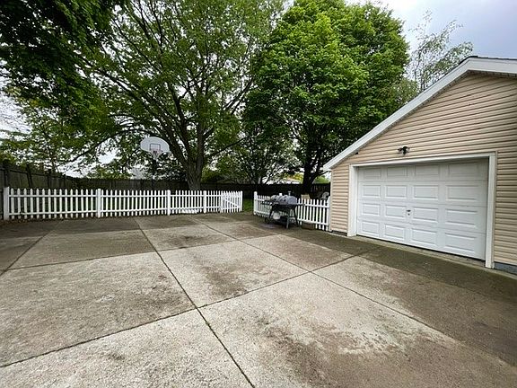 4th image of 3001 Old French Rd