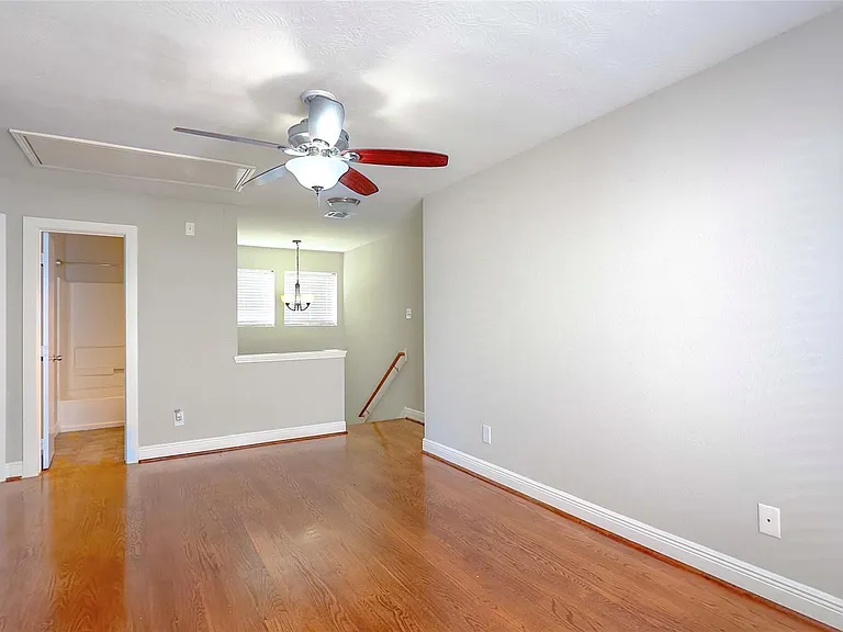9923 Farrell Dr — Photo 13