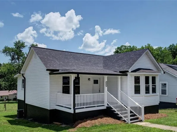 511 Barnes St, Reidsville, NC 27320