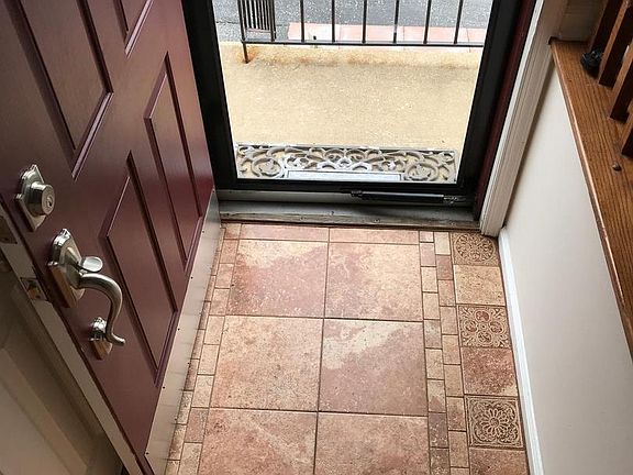 3rd image of 839 Sabina Cir