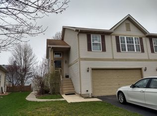 404 Newport Cir UNIT 0, Oswego, IL 60543