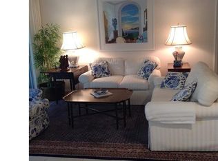 963 Egrets Run APT 201, Naples, FL 34108