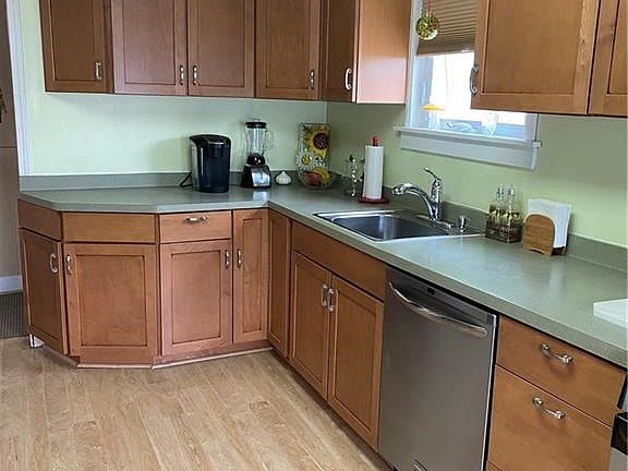4th image of 264 Hamilton Blvd
