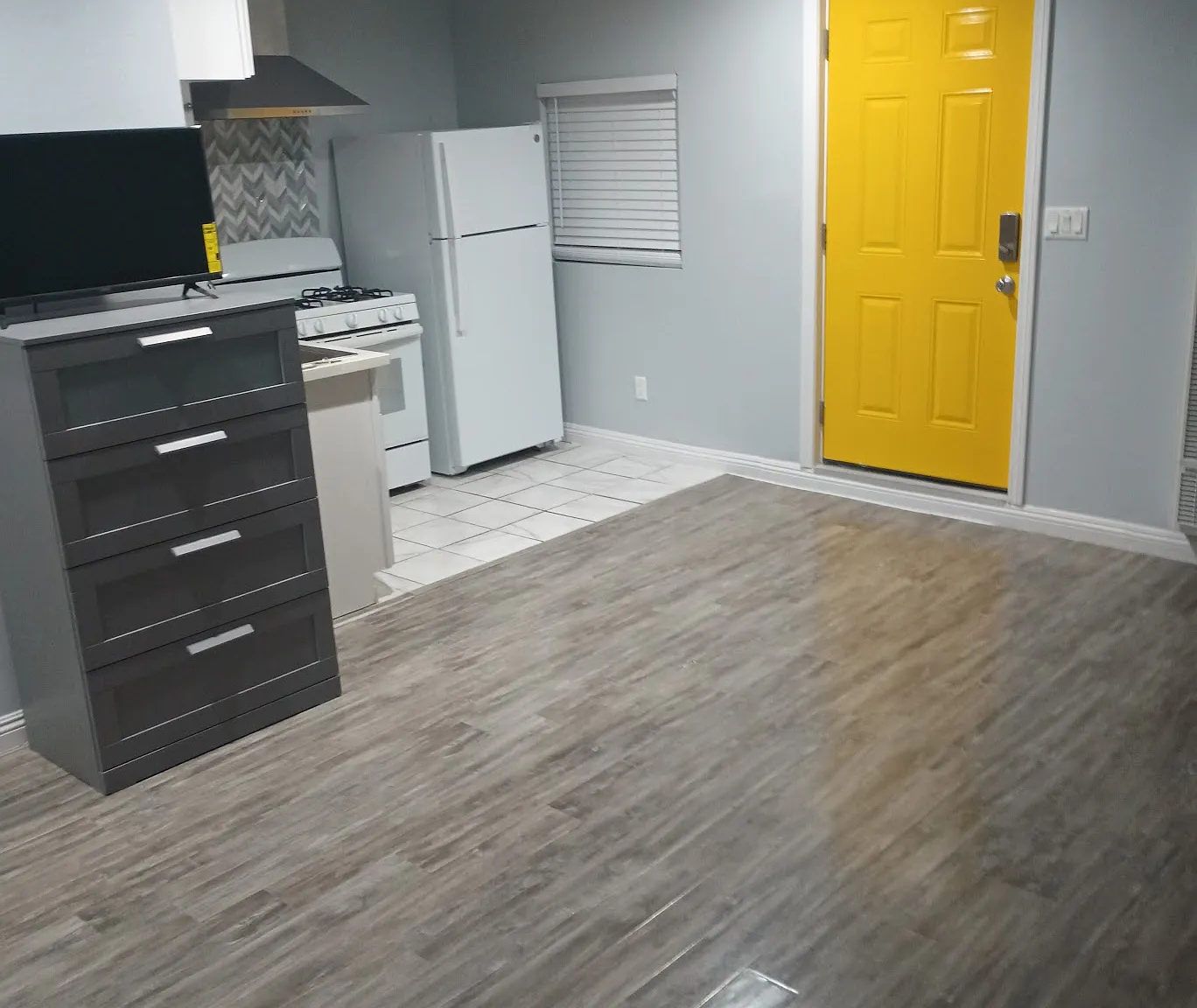 Studio, 365 sqft, $1,600 — Photo 4