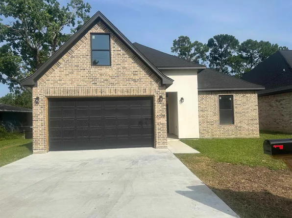 6298 Garner St, Groves, TX 77619