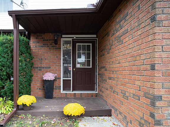 5th image of 306 Thomas St