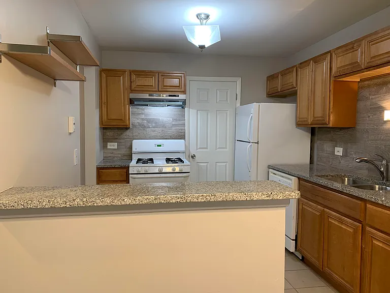 1544 Buxton Ct — Photo 11