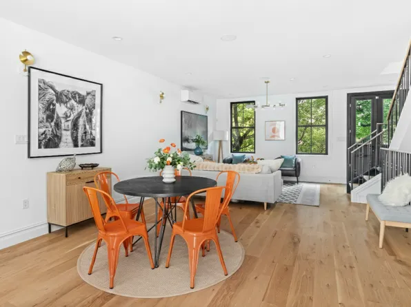 576 Carroll Street image 5 of 22