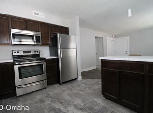 1135 Park Ave APT 04, Omaha, NE 68105