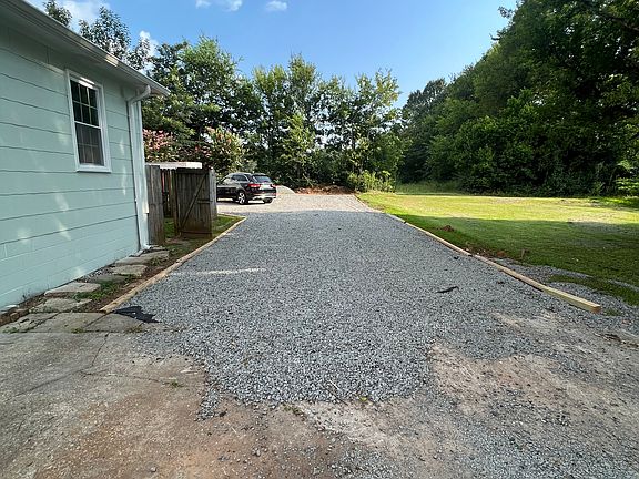 3rd image of 34 Cedar Knl