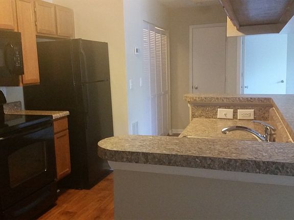 2nd image of 111 Paces Brook Ave APT 11115