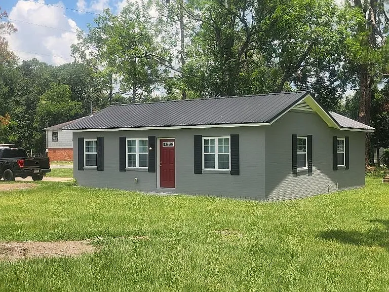 1218 Jane St — Photo 31