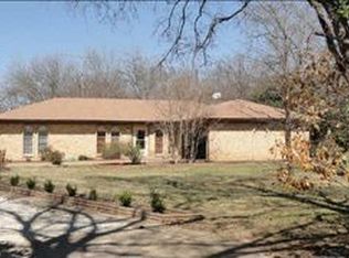 134 Woodland Dr, Burleson, TX 76028