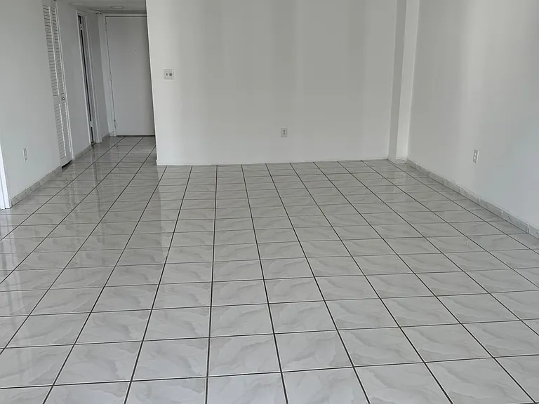 5701 Collins Ave #1011 — Photo 13