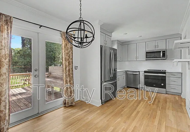 212 Hilltop Dr — Photo 19
