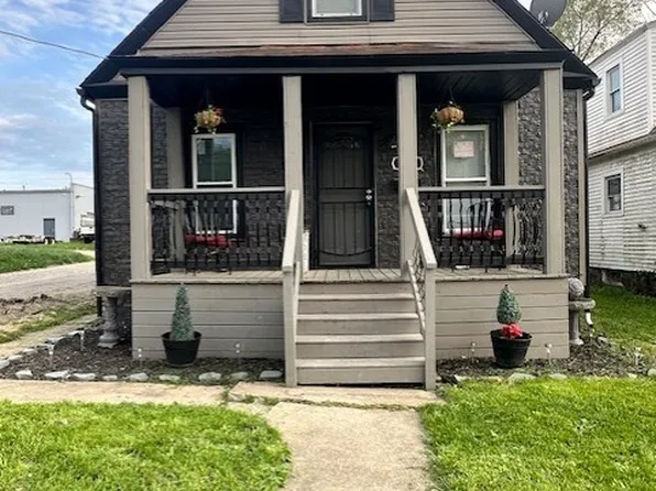 216 E 33rd St, Lorain, OH 44055