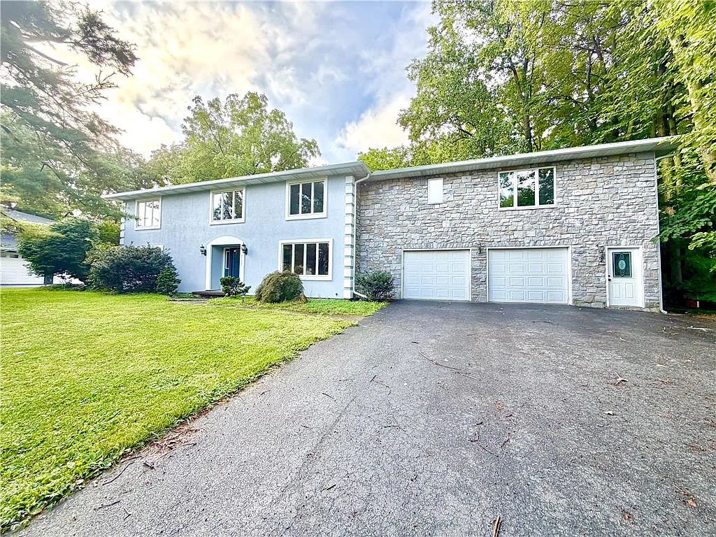 4 bed, 4.5 bath, 5189 sqft, $3,950 — Photo 2