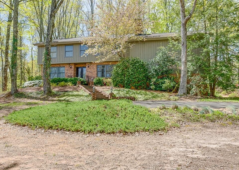 1st image of 400 Bella Vista Dr