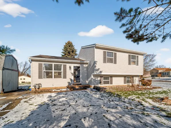 9126 Dover Ln, Girard, PA 16417